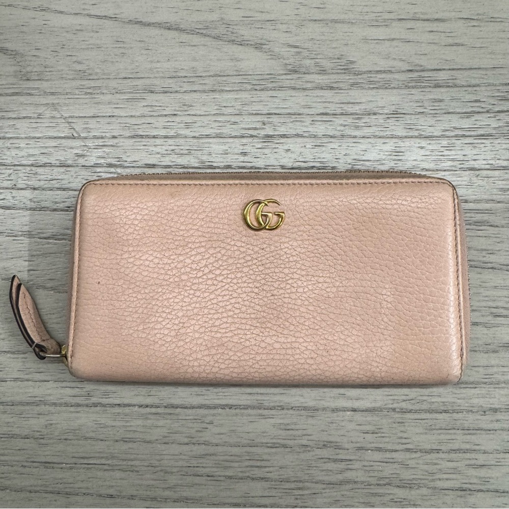 Gucci Pink Pebbled Leather Wallet with Gold Emblem